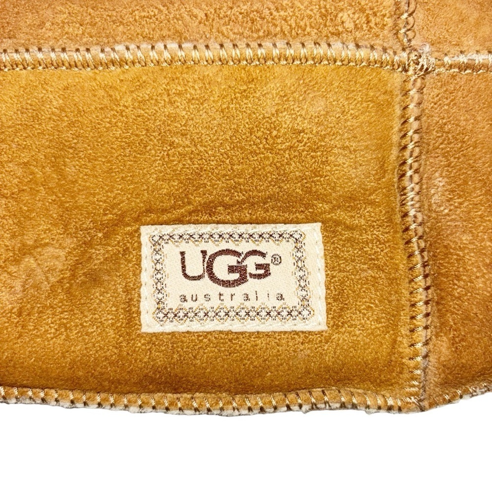 UGG wristlet - Picture 2 of 4